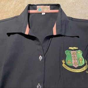 Alpha Kappa Alpha Sorority 
Crest woven green shirt